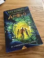 Portada de Las Pruebas de Apolo 3: El Laberinto en Llamas