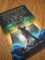 Portada de Magnus Chase y los Dioses de Asgard 2: El Martillo de Thor